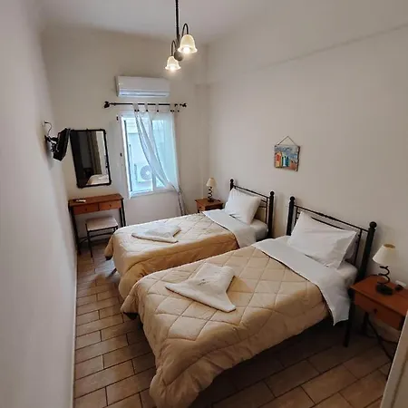 9 * Ερμούπολη