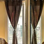 Отель 9 *