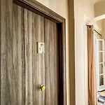 Hotel 9