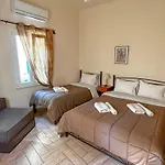 9 Hotel *