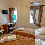 Отель 9 *
