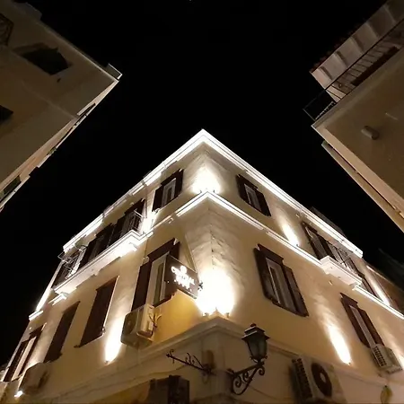 9 Otel Ermoupoli